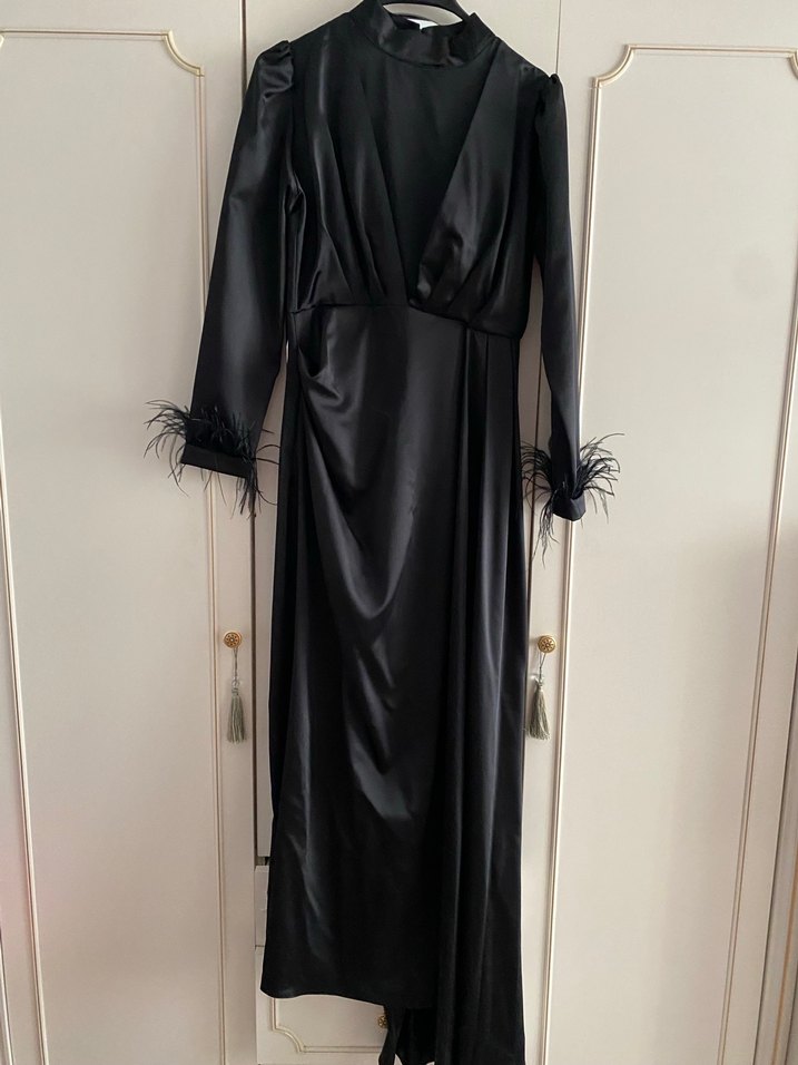 Siyah Parlak Kemerli Uzun Kadın Abiye Elbise - Görsel 2