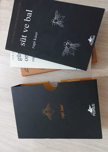 Rupi Kaur - Şiir seti kutulu - Görsel 2