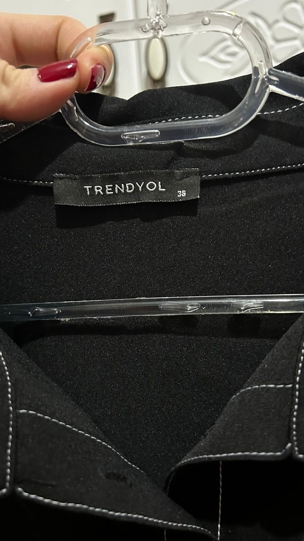 Düğmeli Siyah Uzun Kollu Kadın gömlek - Görsel 2