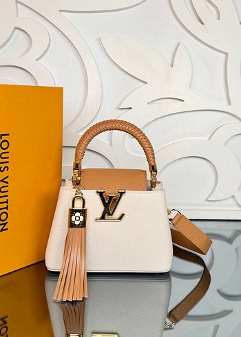 Louis Vuitton Bej Deri Louis Vuitton Püsküllü Kadın Çanta