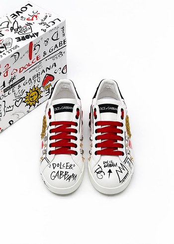 Dolce & Gabbana Graffiti Sneaker