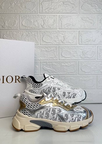 Dior ürünü