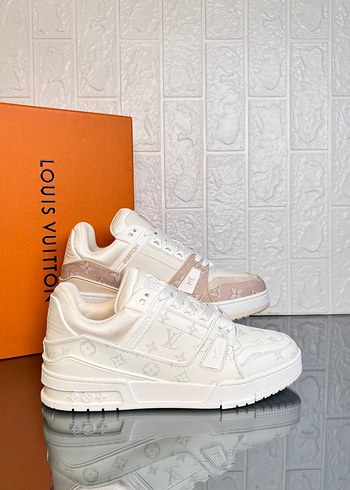 Louis Vuitton Monogramli Beyaz Sneaker
