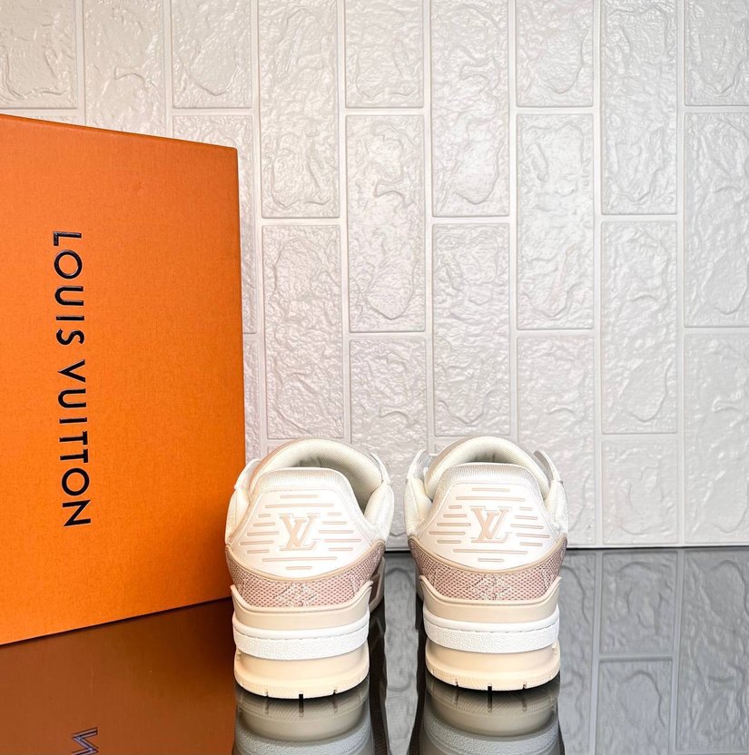 Louis Vuitton Monogramlı Beyaz Sneaker — görsel 10/14