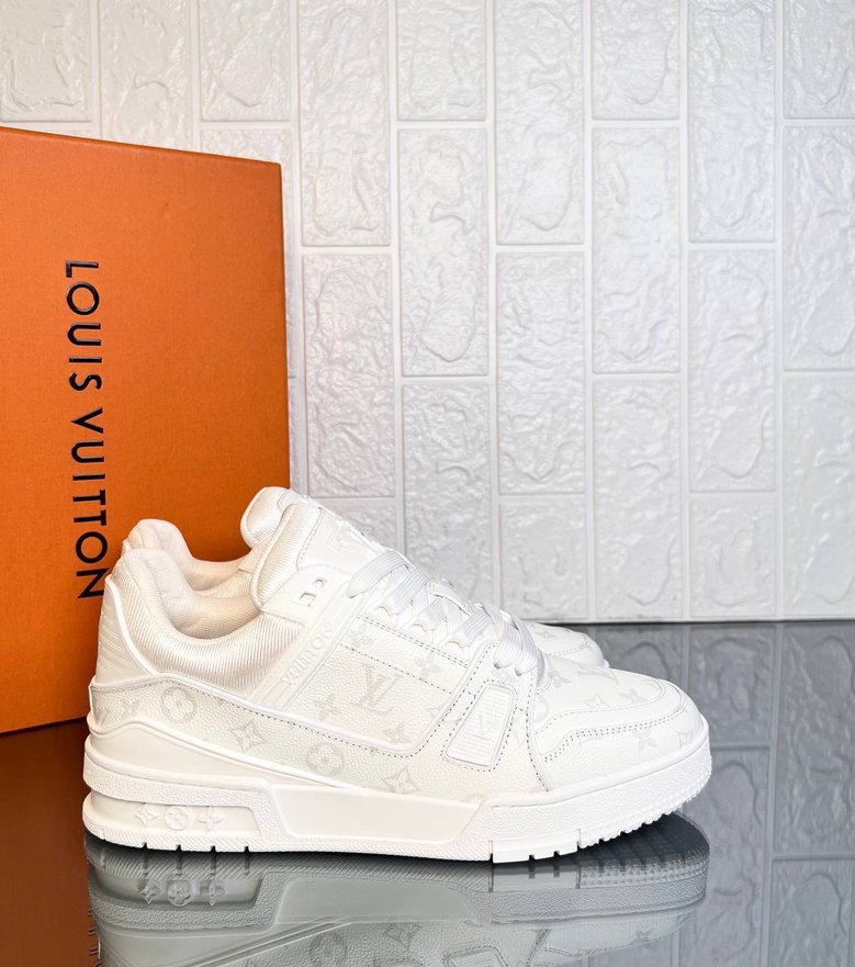 Louis Vuitton Monogramlı Beyaz Sneaker — görsel 6/14