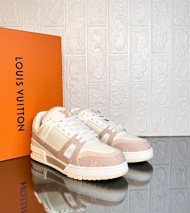 Louis Vuitton Monogramlı Beyaz Sneaker — görsel 13/14