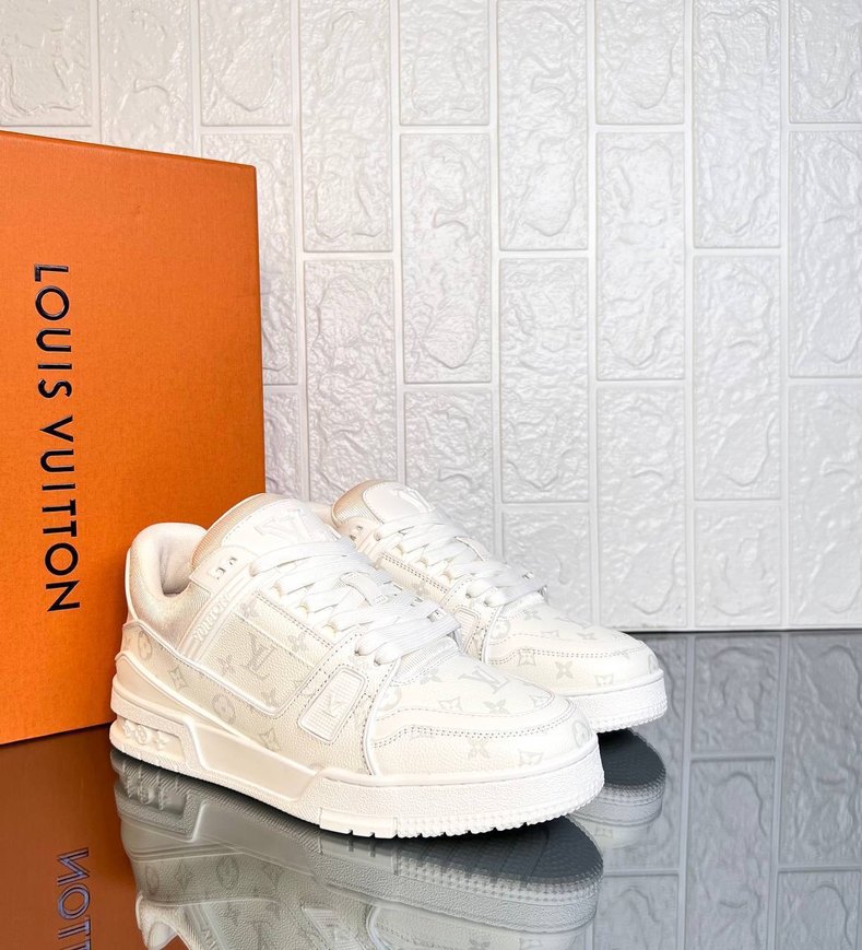 Louis Vuitton Monogramlı Beyaz Sneaker — görsel 7/14