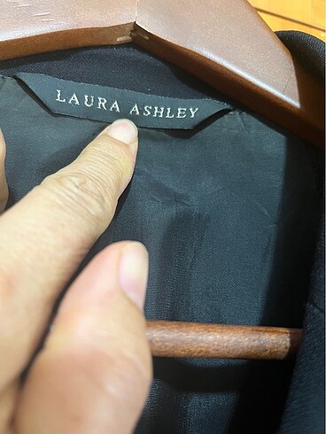 Laura Ashley Siyah kadın ceket