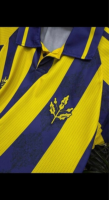 Diğer Fenerbahçe yakalı özel tasarım yoncalı model