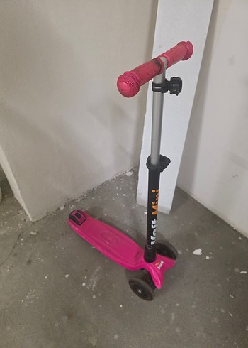 Diğer Renkli Pembe Çocuk Scooter
