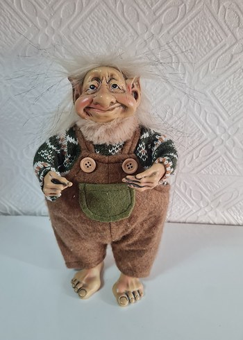 Bej ve Gri Renkli Figürin - Görsel 3