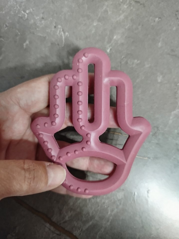 OiOİ Pembe Silikon Emzik ve Diş Kaşıyıcı - Görsel 2