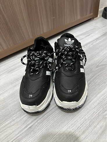 Balenciaga spor ayakkabı