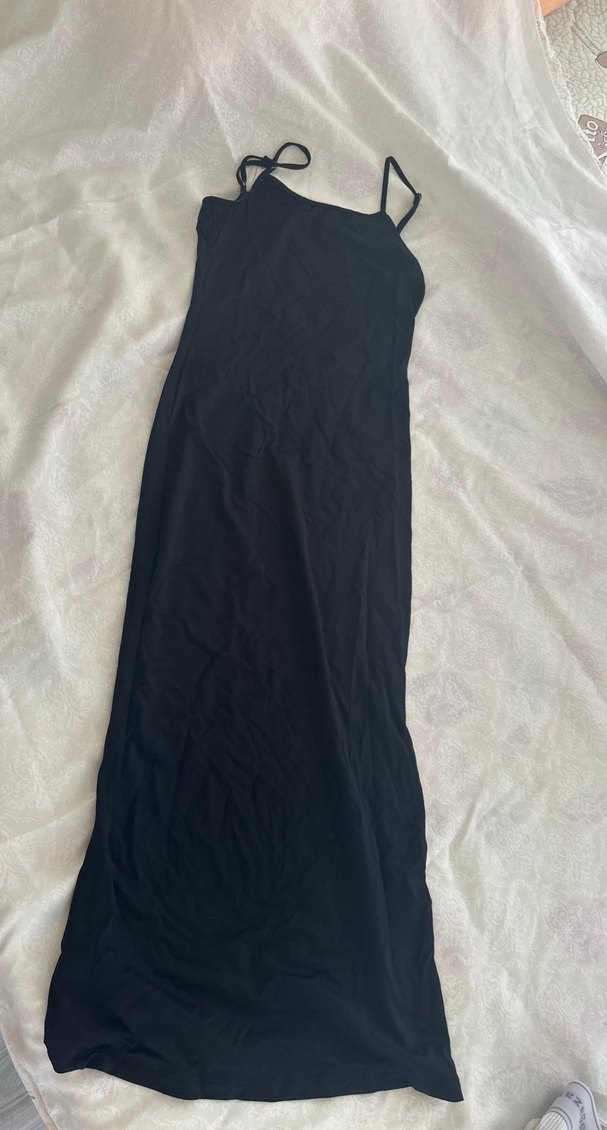 Siyah, Uzun, İnce Askılı Kadın Elbise - Görsel 2