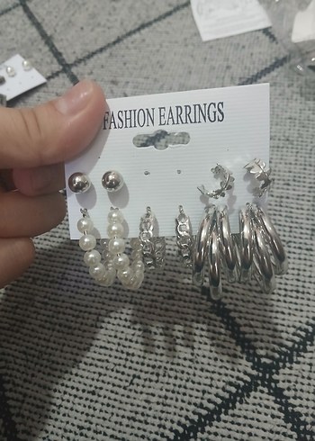 Beden kadın küpe