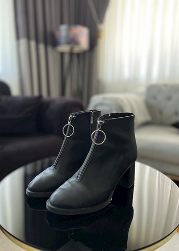 Ugg Topuklu Siyah Deri Kadın Bot