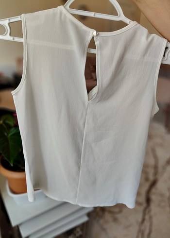 Zara Fermuarlı V Yaka Kolsuz Şifon Bluz
