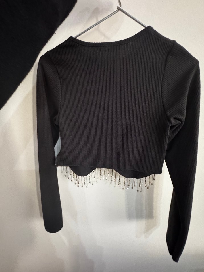 Boncuk Detaylı Siyah Uzun Kollu Crop Top - Görsel 3