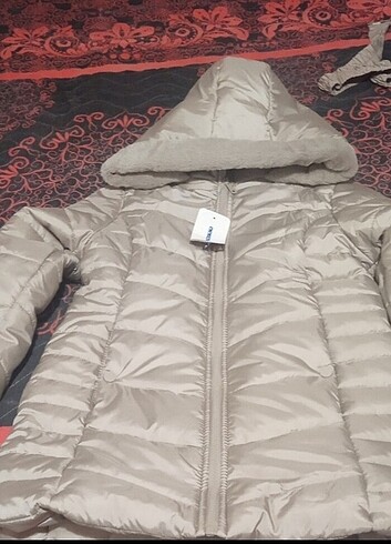 36 Beden ten rengi Renk Sıfır etiketli şişme mont
