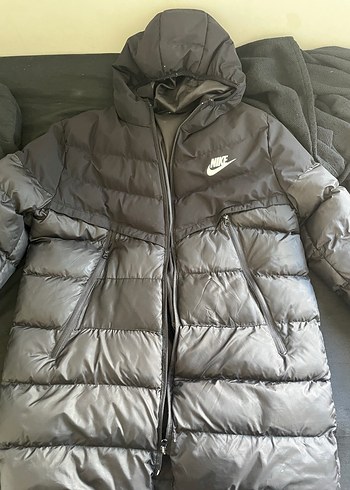 Nike Mont