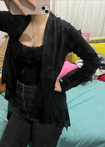 Siyah V Yaka Drapeli Kadın Hırka koton marka