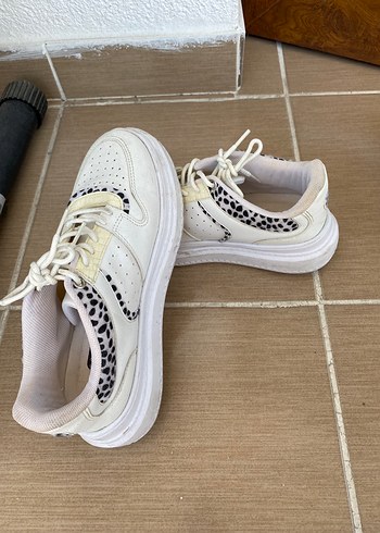 Beyaz Yılan Desenli Platform Spor Ayakkabı - Görsel 3