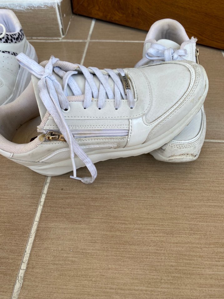 Dantel Detaylı Beyaz Kadın Spor Ayakkabı - Görsel 2