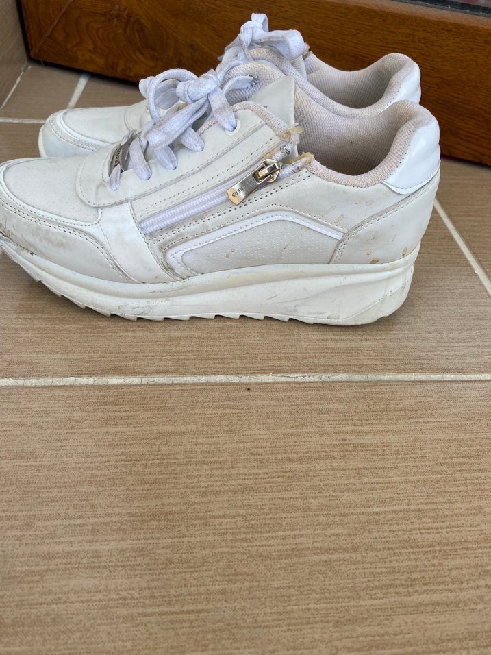 Dantel Detaylı Beyaz Kadın Spor Ayakkabı - Görsel 3