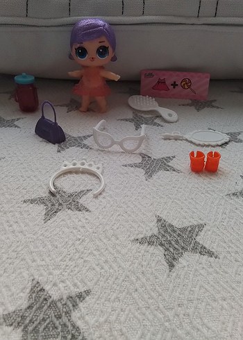 Diğer Mor Saçlı Dantel Elbiseli Bebek ve Aksesuarları L.O.L