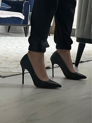 39 Beden siyah Renk Siyah stiletto altı kırmızı