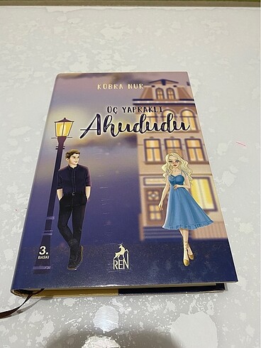 Üç yapraklı ahududu ciltli