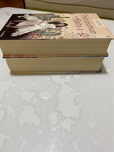 Pabucumun ajanı iki kitap ciltli