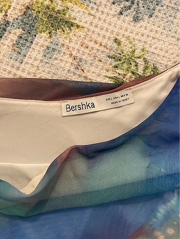 l Beden çeşitli Renk Bershka elbise