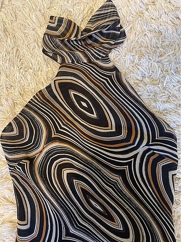 Zara Boyundan düğmeli halter sırtı açık elbise