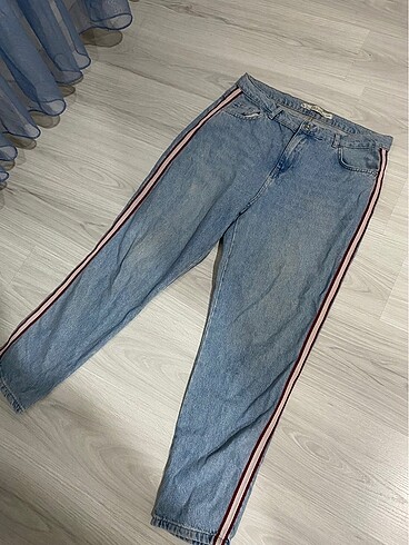LCW yanları kırmızı şeritli jean
