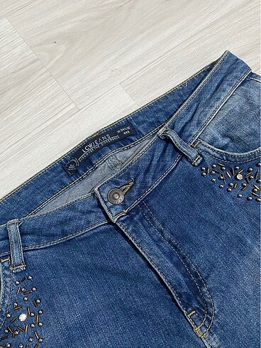 40 Beden LCW taşlı jean