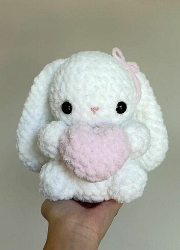 Amigurumi kalpli tavşan
