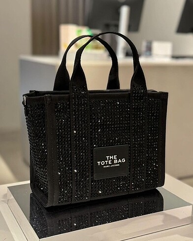 Marc Jacobs????