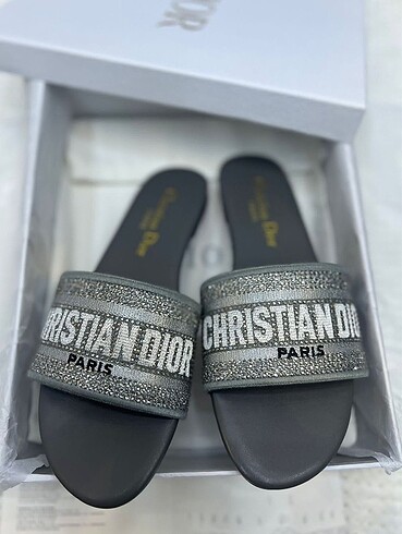 Dior Christian Dior????
