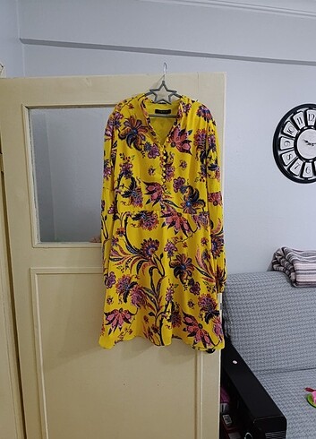 Düğme detaylı desenli elbise - Görsel 6