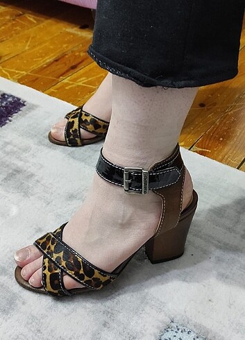 Leopar orjinal deri topuklu ayakkabı - Görsel 5