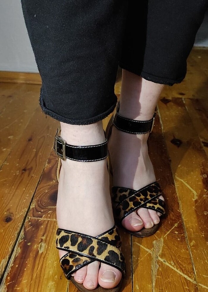 Leopar orjinal deri topuklu ayakkabı - Görsel 2