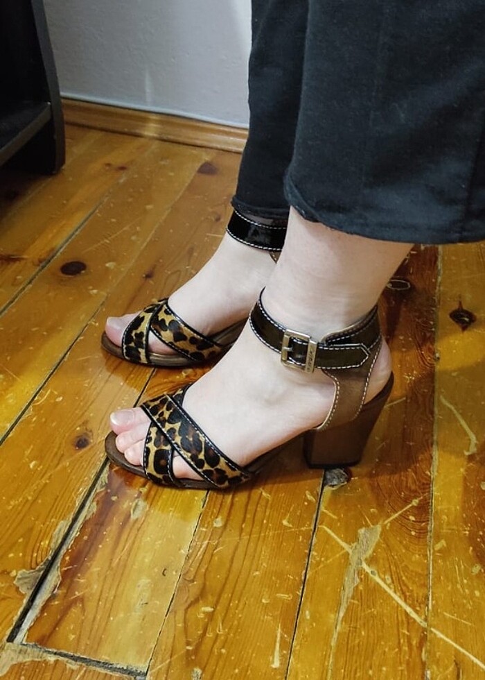 Leopar orjinal deri topuklu ayakkabı - Görsel 4