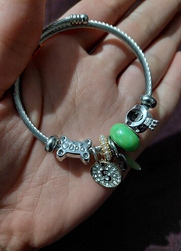 Beden Pandora tarzı yeşil charm bileklik