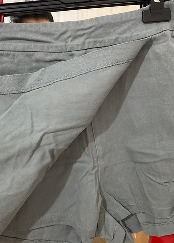 Gri Bel Detaylı Hamile Mini Şort - Görsel 3