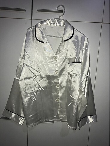 Diğer Hiç kullanılmamış saten pijama takımı