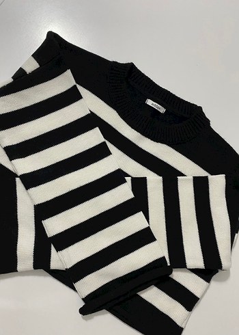 Kadın Siyah Beyaz Çizgili Triko Kazak - Görsel 2