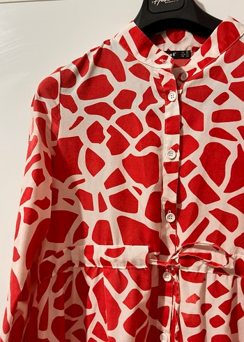 Uzun Kırmızı Bağcıklı V Yakalı Elbise - Görsel 4