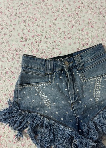 Payet Detaylı Kadın Kot Şort taşlı - Görsel 3