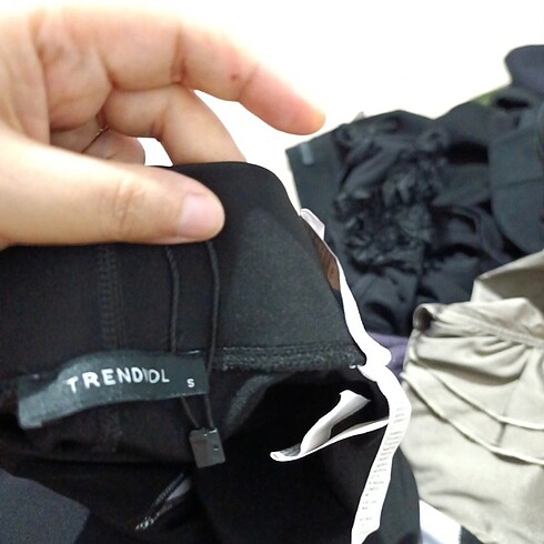 Trendyol yeni gibi paçası tül tayt - Görsel 4